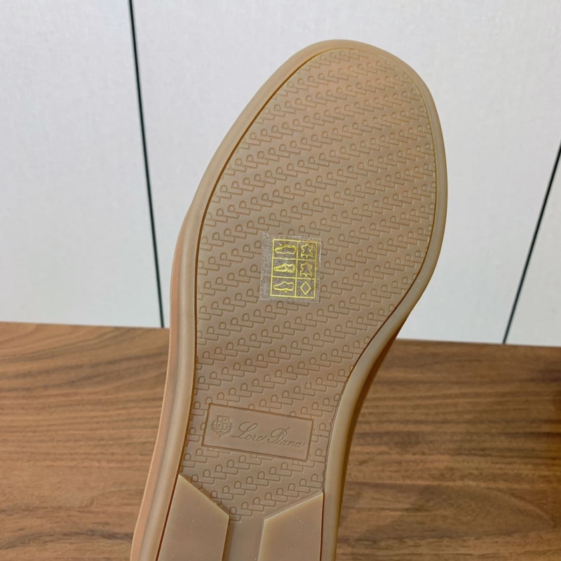 L0r0 P1ana sneakers